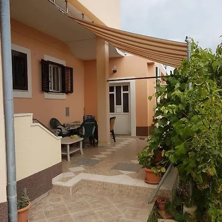 Guesthouse Privlaka شقة