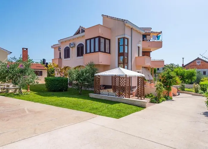 Guesthouse Privlaka 아파트 *